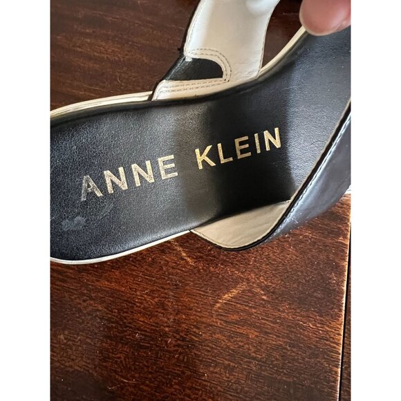 Anne Klein Thong Sandals Womens 7.5M Black Silver Leather Slip On - Picture 5 of 7